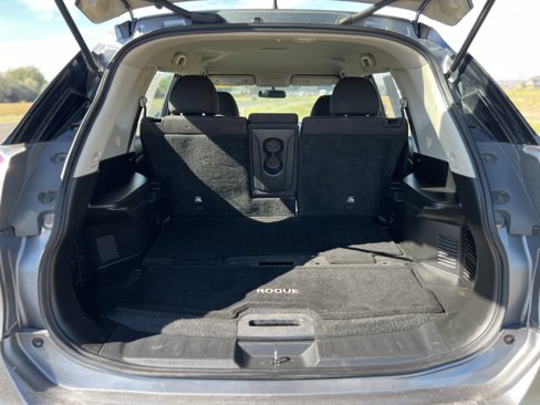 Used 2015 Nissan Rogue S image 18