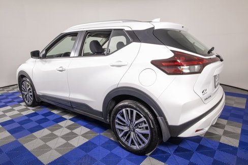 Used 2024 Nissan Kicks SV image 7