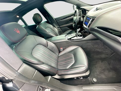 Used 2019 Maserati Levante image 34
