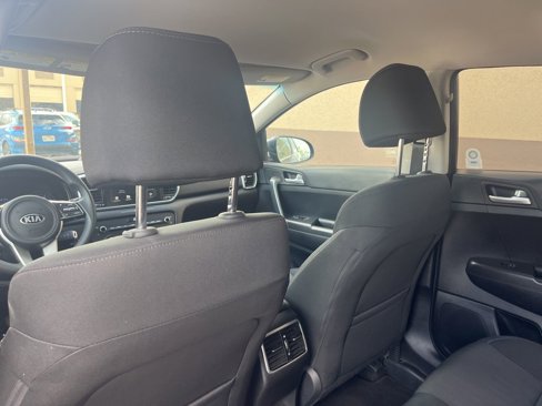 Used 2020 Kia Sportage LX image 14