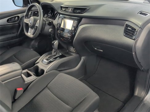 Used 2021 Nissan Rogue Sport S image 16