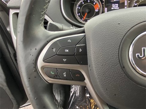 Used 2019 Jeep Cherokee Latitude Plus w/ Comfort/Convenience Group image 8