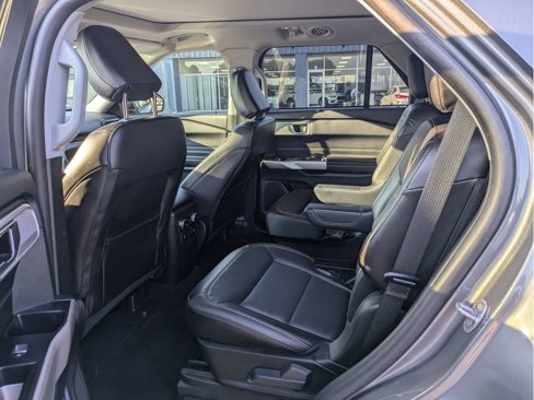 Certified 2022 Ford Explorer Limited w/ Equipment Group 301A image 33
