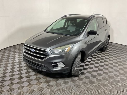 Used 2017 Ford Escape SE w/ Equipment Group 201A image 8