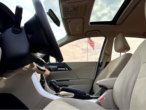 Used 2016 Honda Accord EX image 18