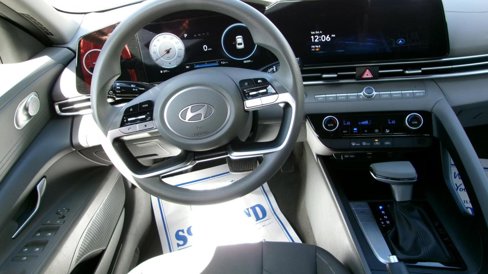 Used 2024 Hyundai Elantra SEL image 11