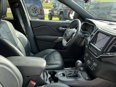 Certified 2021 Jeep Cherokee Latitude Lux 80th Anniv w/ Quick Order Package 26U 80TH image 23