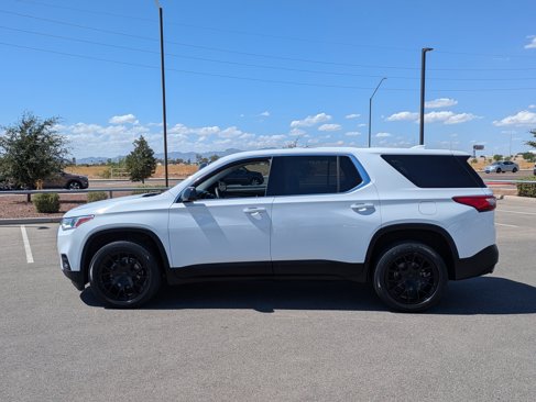 Used 2021 Chevrolet Traverse LS image 2