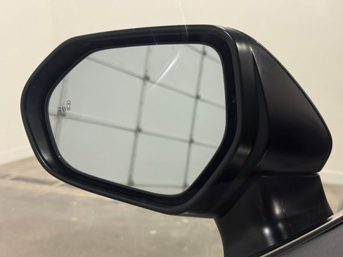 Used 2020 Toyota Camry XLE image 12