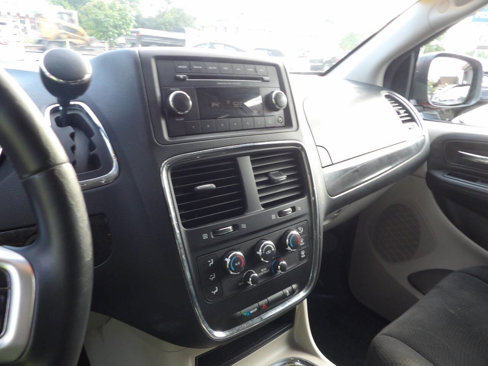 Used 2013 Dodge Grand Caravan SXT w/ Rear Park Assist Pkg image 7