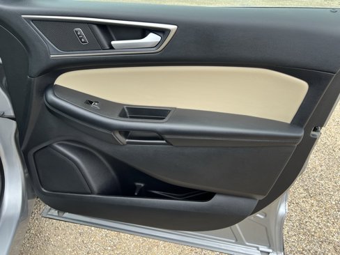 Used 2022 Ford Edge SEL image 11