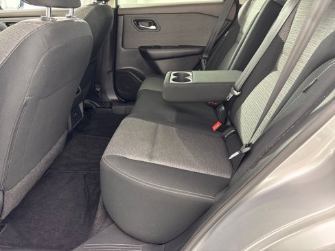 Used 2023 Nissan Rogue SV image 15