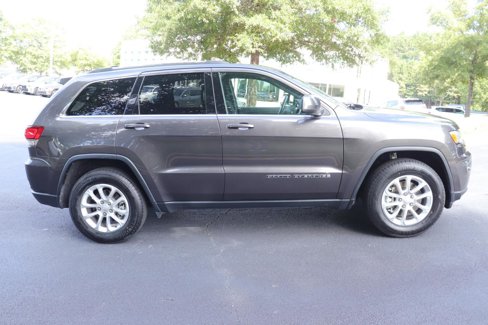 Used 2021 Jeep Grand Cherokee Laredo image 9