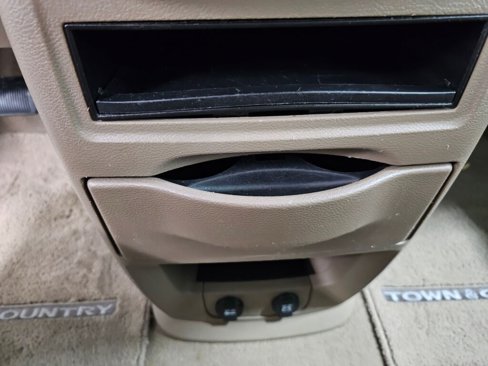 Used 2015 Chrysler Town & Country Touring-L w/ Driver Convenience Group image 20