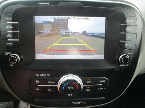 Used 2019 Kia Soul + image 6