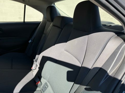 Used 2023 Toyota Corolla LE image 19