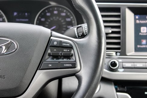 Used 2017 Hyundai Elantra Limited image 30