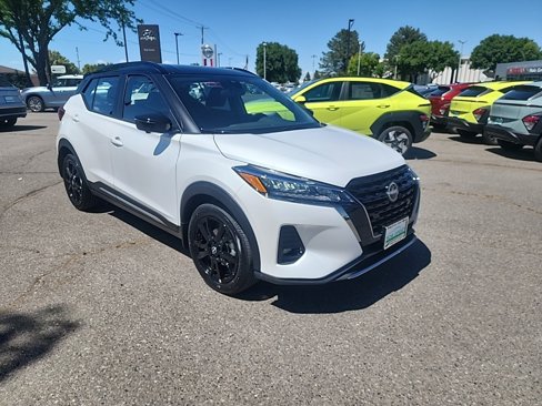 New 2024 Nissan Kicks SR image 1