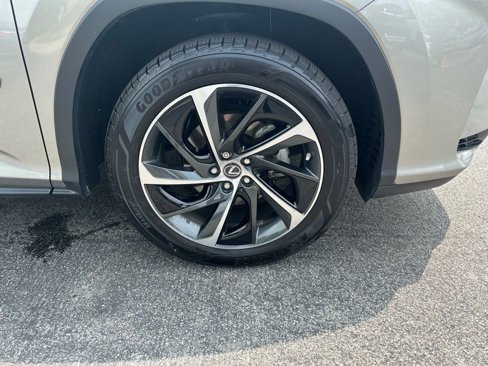 Used 2018 Lexus RX 450h AWD image 22