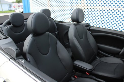 Used 2015 MINI Cooper Convertible image 10