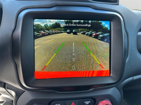 Used 2023 Jeep Renegade Latitude w/ Premium Group image 26