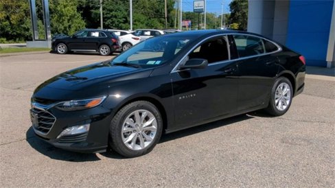 Certified 2022 Chevrolet Malibu LT w/ Leather Package image 4