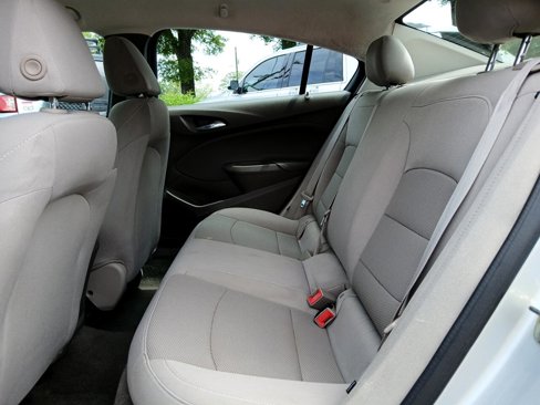 Used 2017 Chevrolet Cruze LS image 10