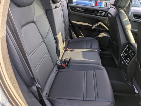 Used 2023 Porsche Cayenne image 21