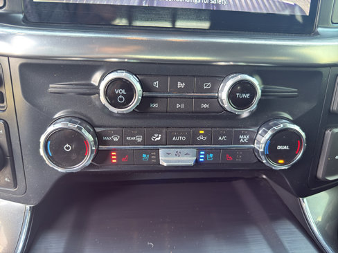Used 2022 Ford F150 Lariat image 22