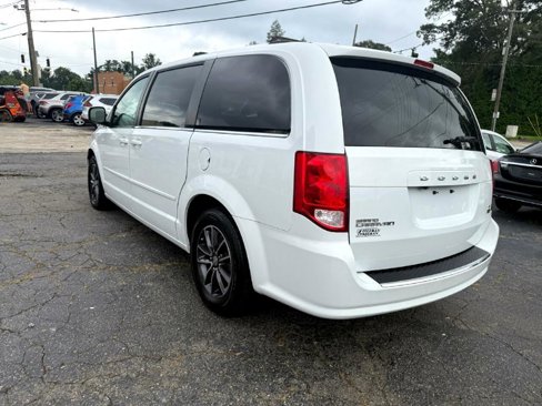 Used 2017 Dodge Grand Caravan SXT image 7