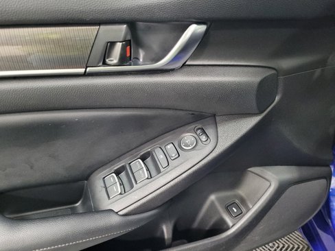 Used 2018 Honda Accord Sport image 27
