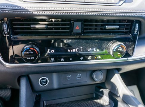 Used 2021 Nissan Rogue SV image 25