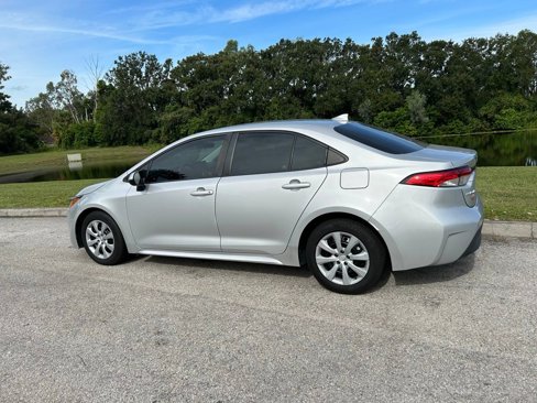 Used 2023 Toyota Corolla LE image 3