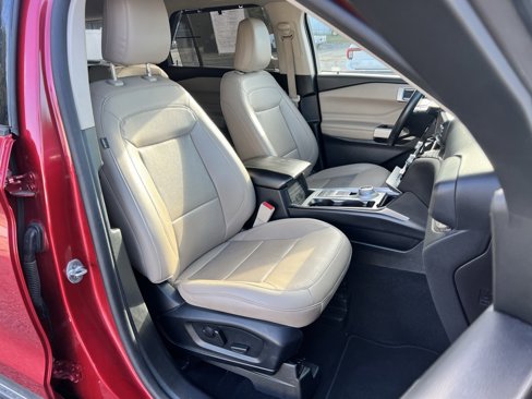 Used 2021 Ford Explorer Limited image 19
