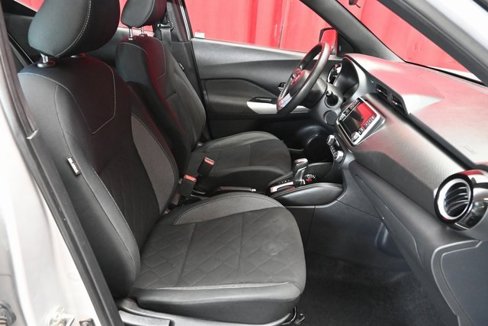 Used 2019 Nissan Kicks SV image 12