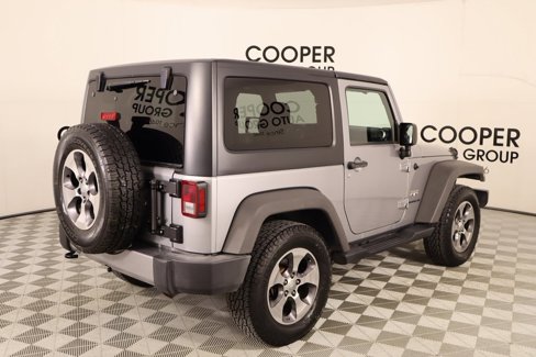 Used 2016 Jeep Wrangler Sahara image 18