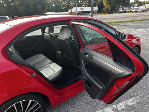Used 2016 Volkswagen Jetta Sport image 16