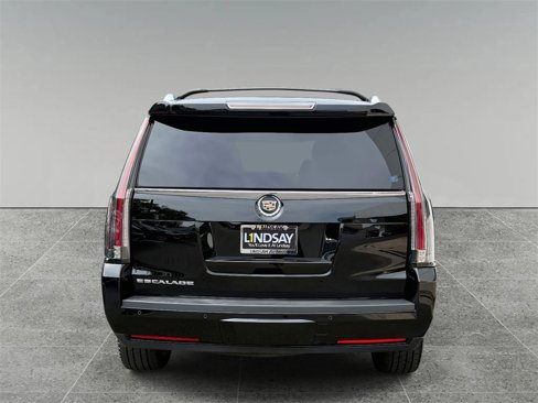Used 2015 Cadillac Escalade Premium image 11