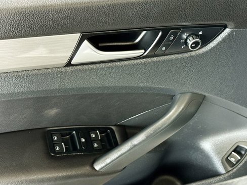 Used 2014 Volkswagen Passat 1.8T SE image 17