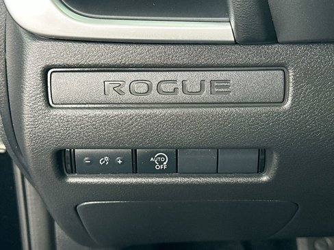 Used 2024 Nissan Rogue S image 11