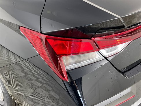 New 2025 Hyundai Elantra SE image 16