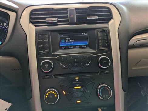 Used 2015 Ford Fusion SE image 14