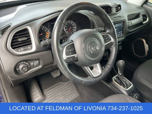 Used 2019 Jeep Renegade Latitude w/ Cold Weather Group image 10