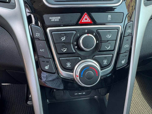 Used 2014 Hyundai Elantra GT w/ Option Group 02 image 19