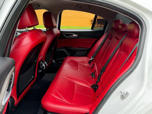 Used 2019 Alfa Romeo Giulia Ti image 11