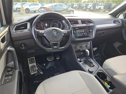 Used 2020 Volkswagen Tiguan SE R-Line image 20