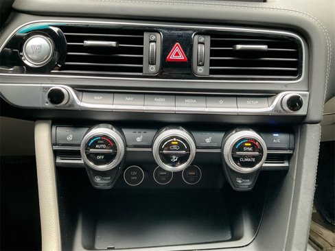 Used 2023 Genesis G70 2.0T image 23