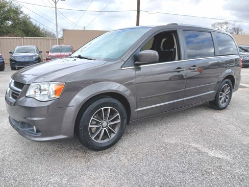Used 2016 Dodge Grand Caravan SXT image 1