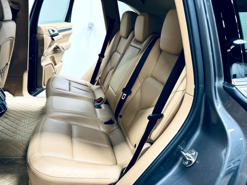 Used 2013 Porsche Cayenne image 33