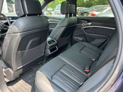 Used 2022 Audi e-tron S Premium Plus w/ 21" Black Optic Package image 12
